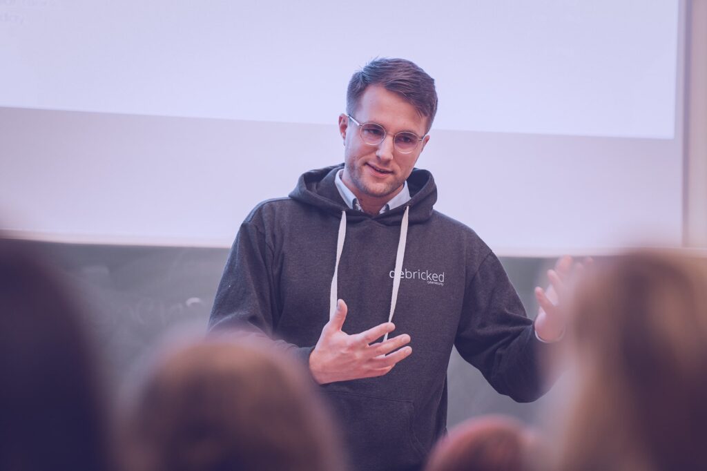 emil-webinar-debricked